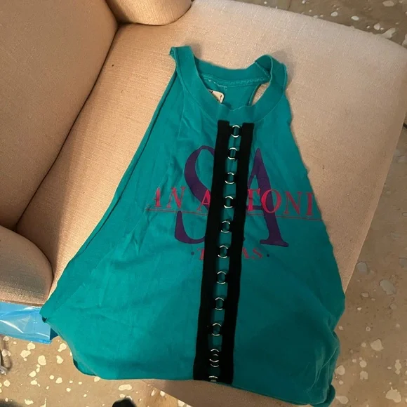 LF Top with Cut Out - Picture 1 of 1